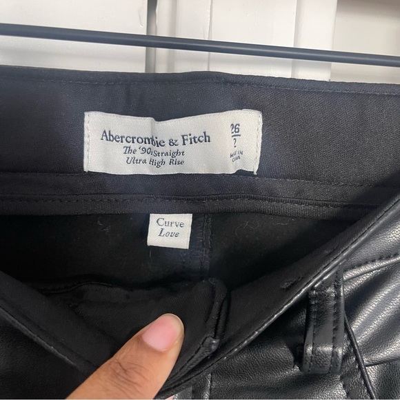 A&F Curve Love 90s Straight Faux Leather Pants Black Size 26 - Picture 6 of 8